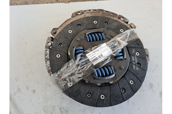 Recambio de kit embrague para subaru forester s12 2.0 diesel cat referencia OEM IAM 1878005084  