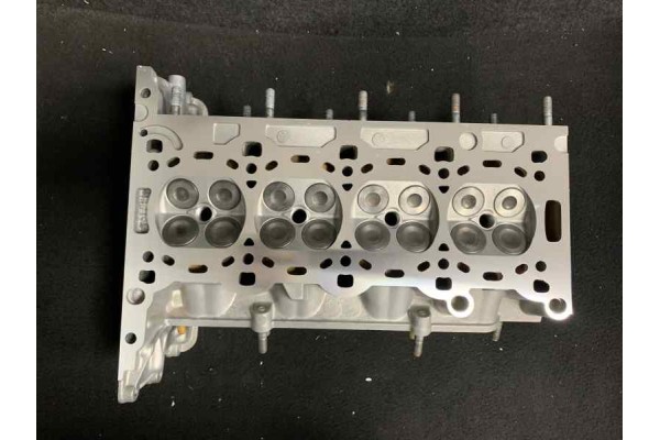 Recambio de culata para opel corsa c referencia OEM IAM 90400234  