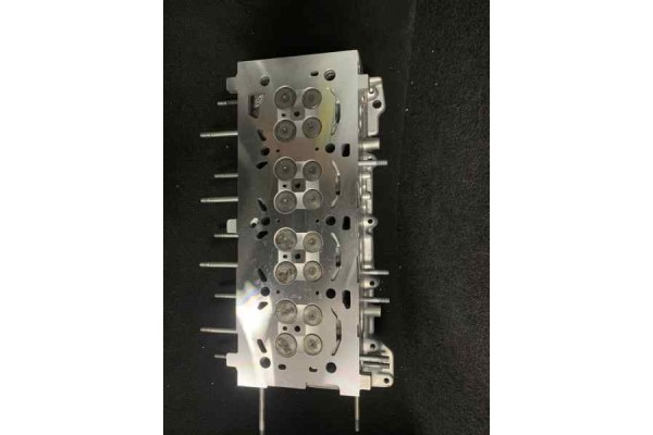 Recambio de culata para opel insignia berlina referencia OEM IAM 55576540  