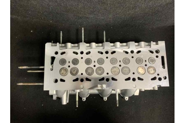 Recambio de culata para peugeot 407 referencia OEM IAM 9641752610  
