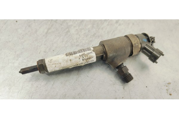 Recambio de inyector para peugeot 206 berlina look referencia OEM IAM 0445110075  