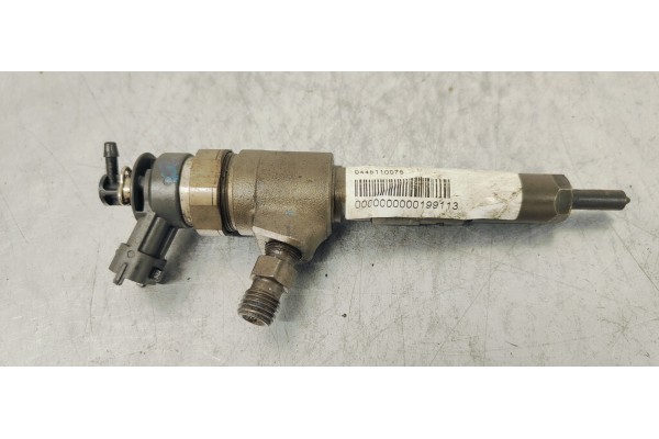 Recambio de inyector para peugeot 206 berlina look referencia OEM IAM 0445110075  