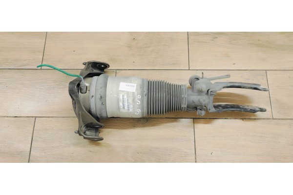 Recambio de amortiguador delantero derecho para audi q7 (4l) 4.2 tdi referencia OEM IAM 7L8616040B  