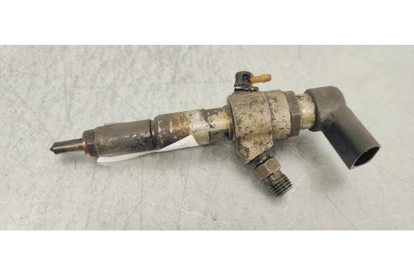 Recambio de inyector para citroen c3 1.4 hdi exclusive referencia OEM IAM 9649574480  