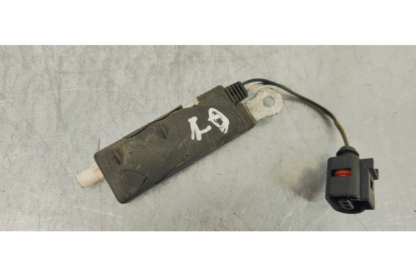 Recambio de amplificador de antena para audi q7 (4l) 4.2 tdi referencia OEM IAM 4L0035225  