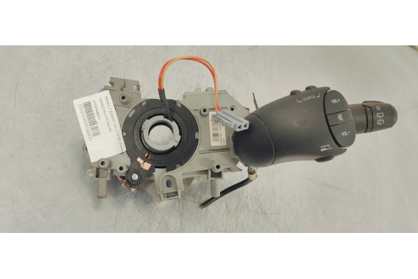 Recambio de mando multifuncion para renault scenic (ja..) 1.9 dci expression referencia OEM IAM V7700428202  