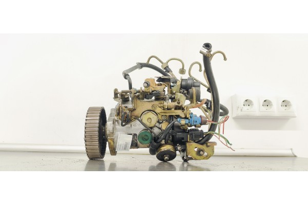 Recambio de bomba inyeccion para peugeot 306 break referencia OEM IAM R8445B251B  