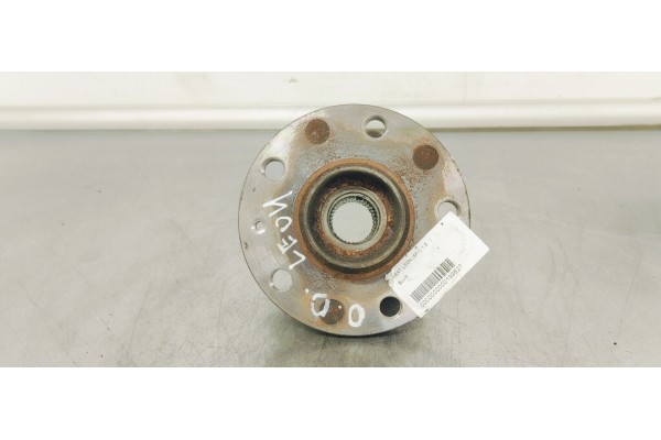 Recambio de buje para seat leon (5f1) 1.2 referencia OEM IAM   