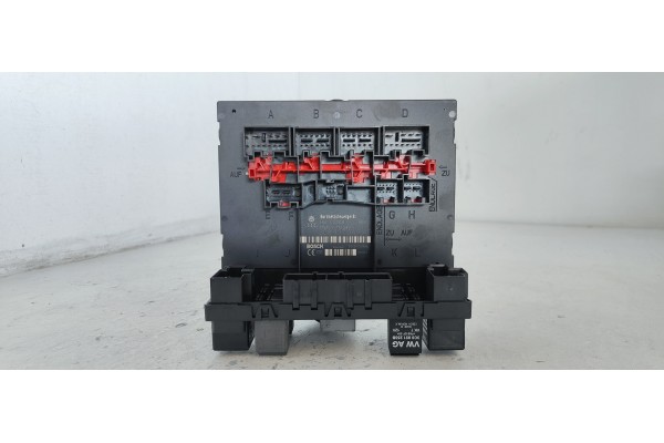Recambio de caja reles / fusibles para volkswagen passat berlina (3c2) advance plus 4motion referencia OEM IAM 3C8937049AB  