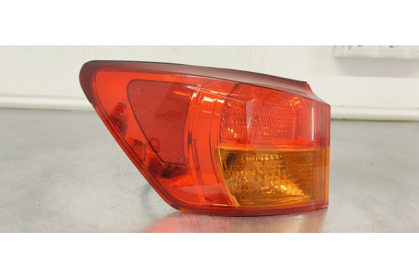 Recambio de piloto trasero izquierdo para lexus is200 (ds2/is2) 2.2 d 180 [220] fap referencia OEM IAM   