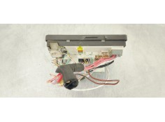 Recambio de caja reles / fusibles para renault kangoo expression referencia OEM IAM 8201044237  