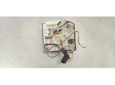 Recambio de caja reles / fusibles para renault kangoo expression referencia OEM IAM 8201044237  