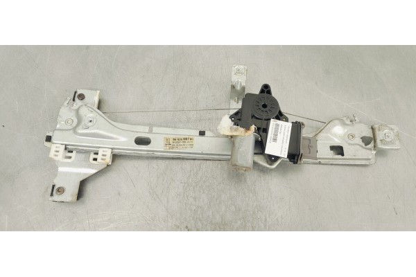 Recambio de elevalunas trasero izquierdo para peugeot 5008 allure referencia OEM IAM 9682808780  