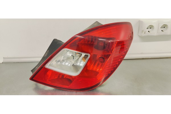 Recambio de piloto trasero derecho para opel corsa d 1.2i 80 referencia OEM IAM 13188046  