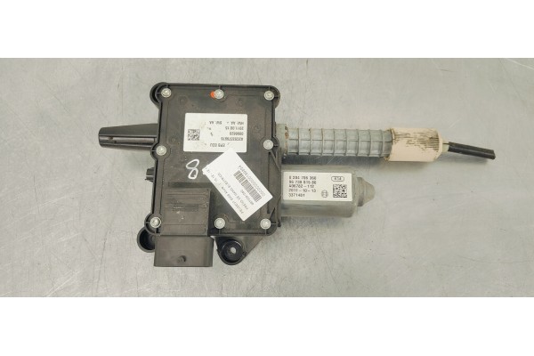 Recambio de freno de mano electrico para peugeot 5008 allure referencia OEM IAM 9673081580  