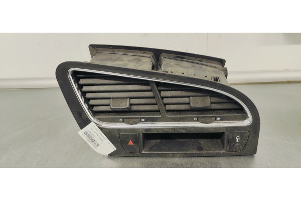 Recambio de rejilla aireadora para peugeot 5008 allure referencia OEM IAM 9686527977  