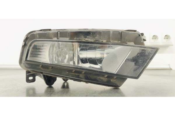 Recambio de faro antiniebla derecho para seat leon (5f1) 1.2 referencia OEM IAM 575941702A  