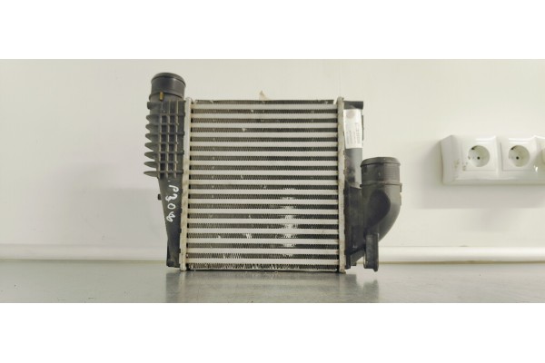 Recambio de intercooler para peugeot 308 1.5 hdi 130 fap referencia OEM IAM P9675627980  