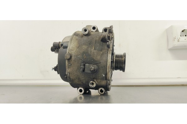 Recambio de alternador para mercedes-benz clase c (w203) berlina 220 cdi (203.006) referencia OEM IAM A0001502550  