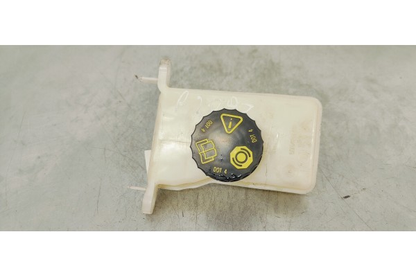 Recambio de deposito servo para peugeot 308 1.5 hdi 130 fap referencia OEM IAM 9807651580  
