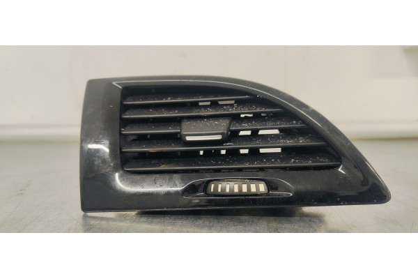 Recambio de rejilla aireadora para renault megane iii berlina 5 p 1.5dci 110 fap referencia OEM IAM   