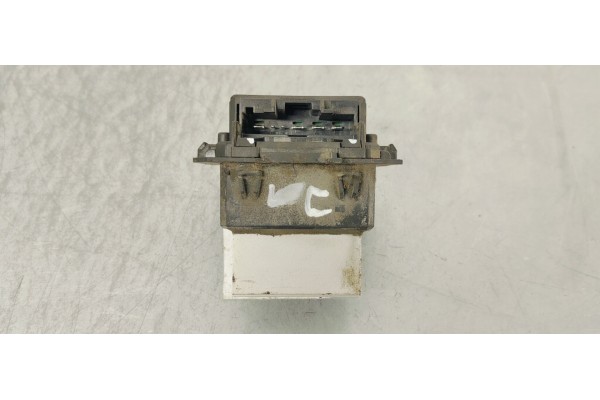 Recambio de resistencia calefaccion para renault megane iii berlina 5 p 1.5dci 110 fap referencia OEM IAM T1017845R  
