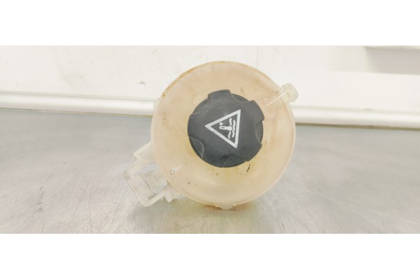 Recambio de deposito expansion para peugeot 308 1.5 hdi 130 fap referencia OEM IAM 9678514680  