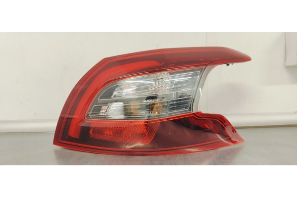Recambio de piloto trasero derecho para peugeot 308 1.5 hdi 130 fap referencia OEM IAM 9823728580  