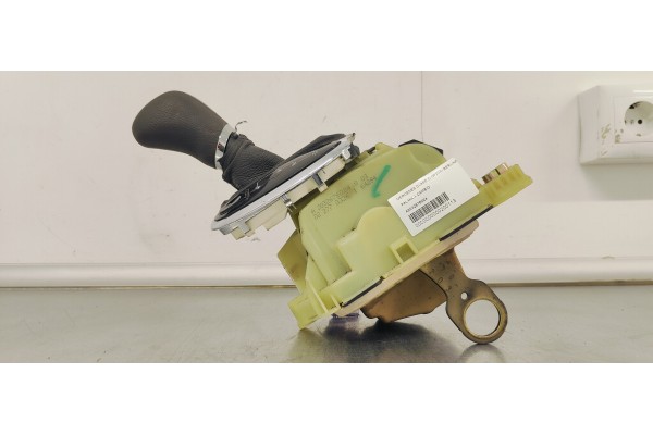 Recambio de palanca cambio para mercedes-benz clase c (w203) berlina 220 cdi (203.006) referencia OEM IAM A2032676024  