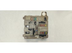 Recambio de caja reles / fusibles para renault scenic ii emotion referencia OEM IAM 8200306032C  