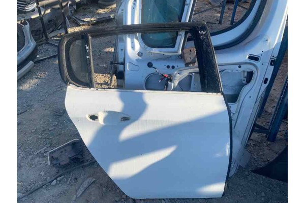Recambio de puerta trasera derecha para peugeot 308 referencia OEM IAM   
