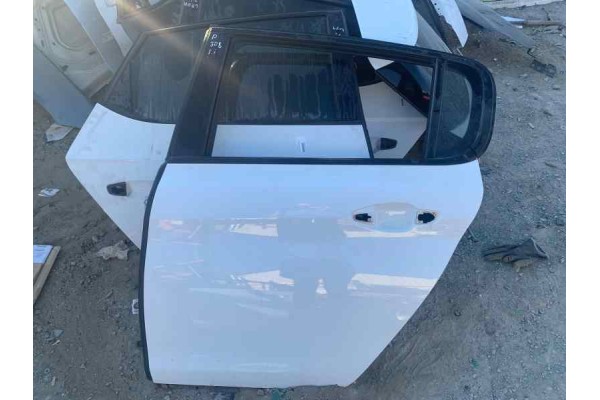 Recambio de puerta trasera izquierda para peugeot 308 referencia OEM IAM   