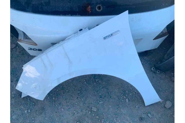 Recambio de aleta delantera izquierda para peugeot 308 referencia OEM IAM   