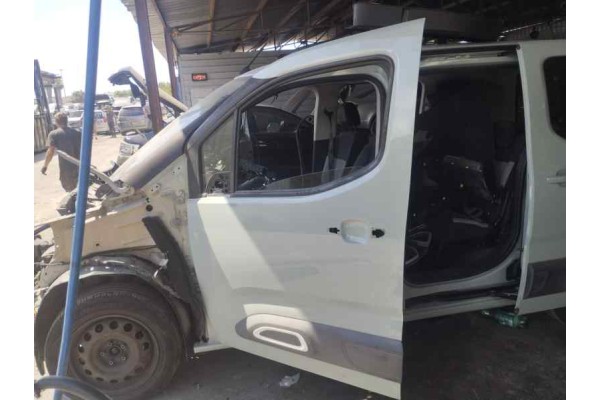 Recambio de puerta delantera izquierda para citroen berlingo 1.5 hdi referencia OEM IAM   