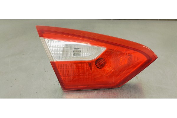 Recambio de piloto trasero izquierdo interior para ford focus lim. 1.6 referencia OEM IAM BM5113A603AC  