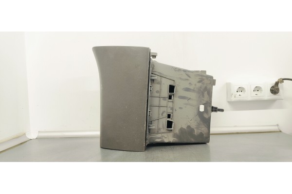 Recambio de guantera para citroen berlingo 1.5 hdi referencia OEM IAM 9817994777  