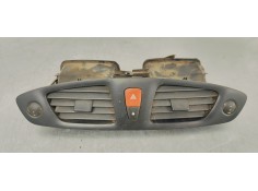 Recambio de rejilla aireadora para renault scenic iii 1.9 dci 130 referencia OEM IAM 682600031R  