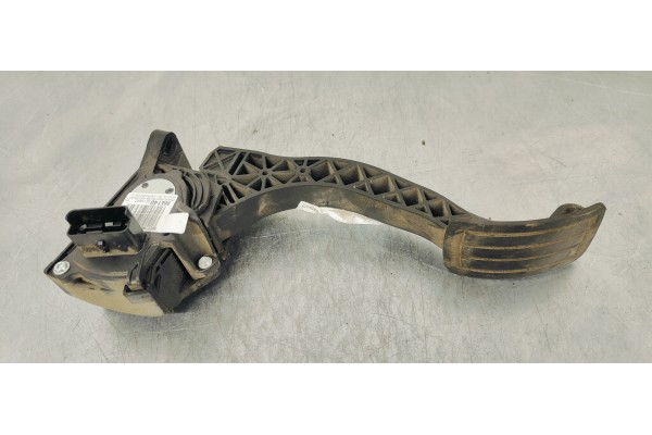 Recambio de pedal acelerador para citroen berlingo 1.5 hdi referencia OEM IAM 9674829780  