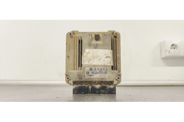 Recambio de centralita motor uce para volkswagen golf vi variant (aj5) 2.0 tdi referencia OEM IAM 0281014693  