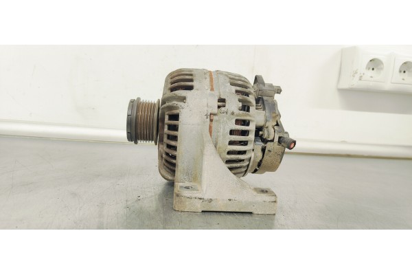 Recambio de alternador para volvo v40 familiar referencia OEM IAM 0124525029  