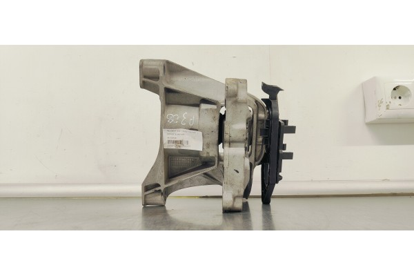 Recambio de soporte motor derecho para peugeot 308 1.5 hdi 130 fap referencia OEM IAM 4A103720  