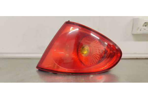 Recambio de piloto trasero derecho para seat toledo (5p2) 1.9tdi 105 referencia OEM IAM 5P5945096B  