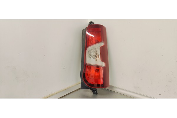 Recambio de piloto trasero derecho para citroen berlingo 1.5 hdi referencia OEM IAM 9820554880  