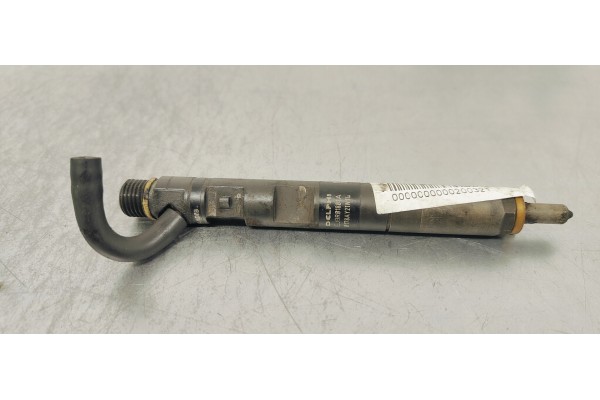 Recambio de inyector para renault megane ii berlina 5p confort authentique referencia OEM IAM 8200365186  