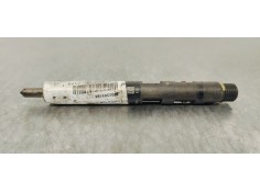 Recambio de inyector para renault megane ii berlina 5p confort authentique referencia OEM IAM 8200365186  