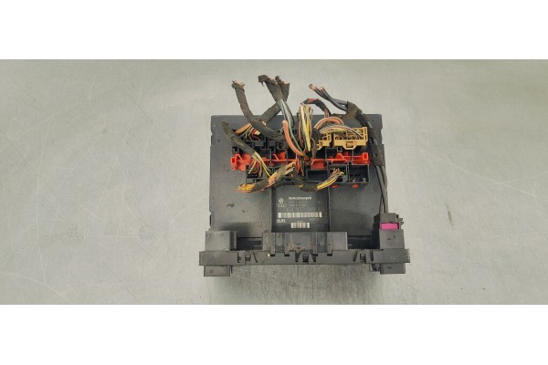Recambio de caja reles / fusibles para seat altea (5p1) 1.9 tdi referencia OEM IAM 3C0937049AJ  