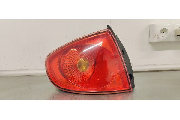 Recambio de piloto trasero izquierdo para seat altea (5p1) 1.6 referencia OEM IAM 5P0945095D  