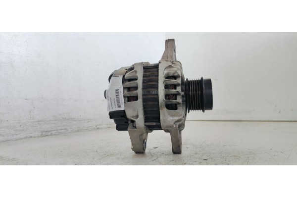 Recambio de alternador para hyundai i30 (gd) trend referencia OEM IAM 373002B700  