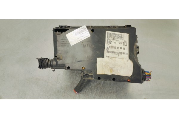 Recambio de caja reles / fusibles para ford c-max 1.6 tdci referencia OEM IAM AV6T14A067AC  