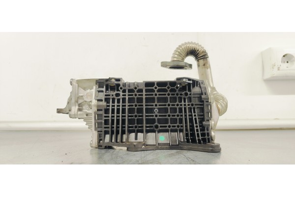 Recambio de enfriador egr para peugeot 308 1.5 hdi 130 fap referencia OEM IAM 9813050280  